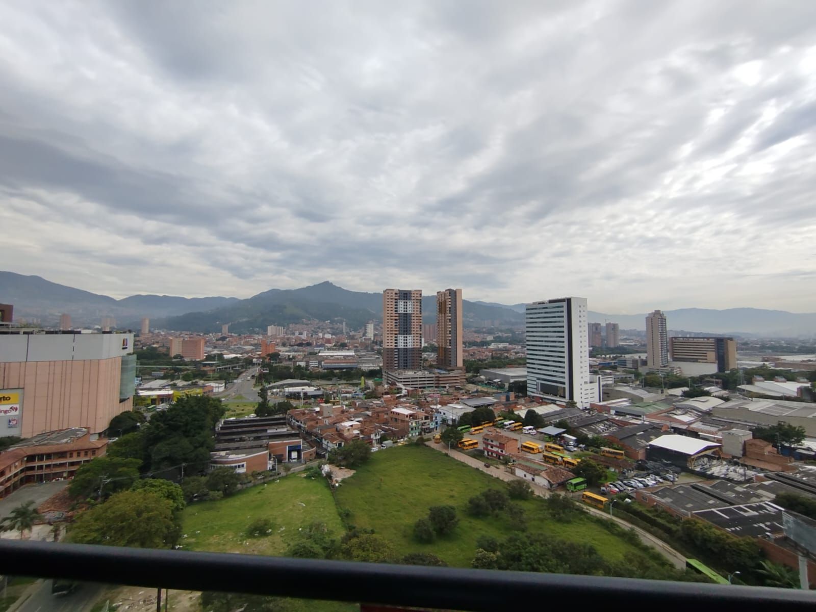 Apartaestudio en arriendo Antioquia Envigado Las Casitas 63 m2 Habitaciones 1 Baños 2 Garajes 0 Precio $3200000