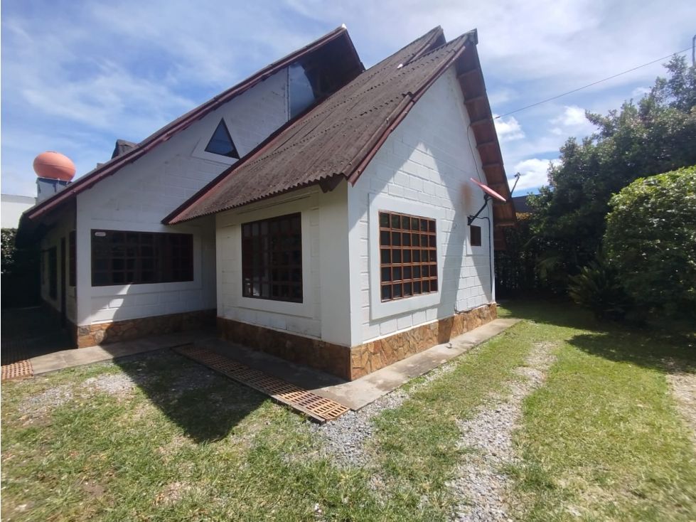 Casa Campestre en arriendo o venta Antioquia La Ceja Ofir 250 m2 Habitaciones 3 Baños 4 Garajes 3 Precio venta $1700000000 Precio arriendo $5000000