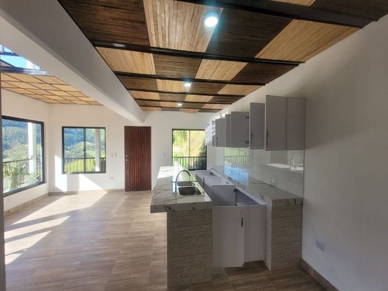 Finca en arriendo Antioquia Barbosa Barbosa 220 m2 Habitaciones 4 Baños 5 Garajes 2 Precio $3800000