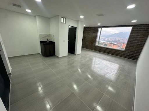 Oficina en arriendo Antioquia Envigado El Dorado 31 m2 Habitaciones 0 Baños 1 Garajes 0 Precio $3000000