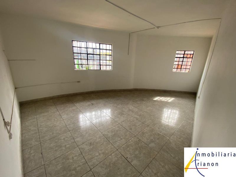 Oficina en arriendo Antioquia Medellín Jesus Nazareno 134 m2 Habitaciones 0 Baños 4 Garajes 0 Precio $2500000