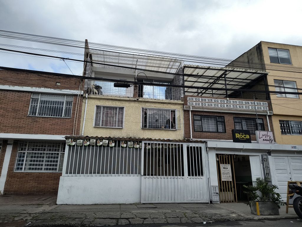 Casa en venta Cundinamarca Bogotá Tabora 270 m2 Habitaciones 7 Baños 5 Garajes 0 Precio $1100000000