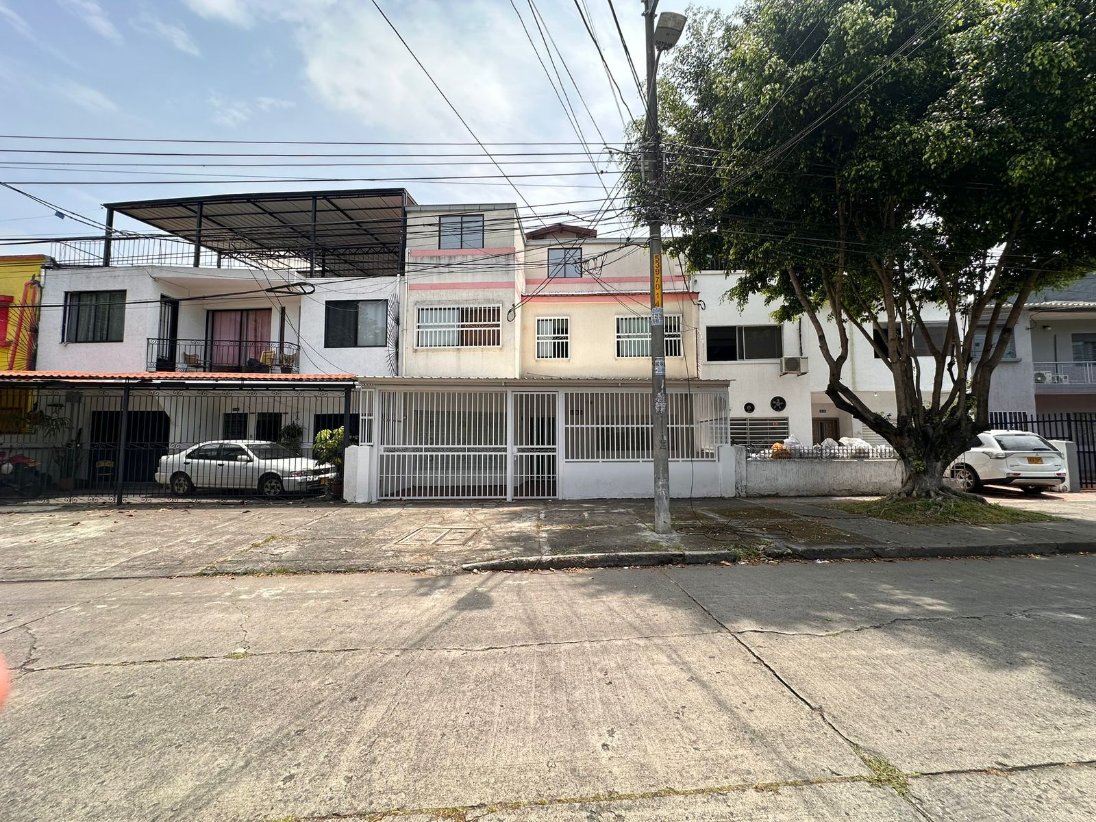 Casa en venta Valle Del Cauca Cali Champagnat 575 m2 Habitaciones 6 Baños 7 Garajes 3 Precio $910000000