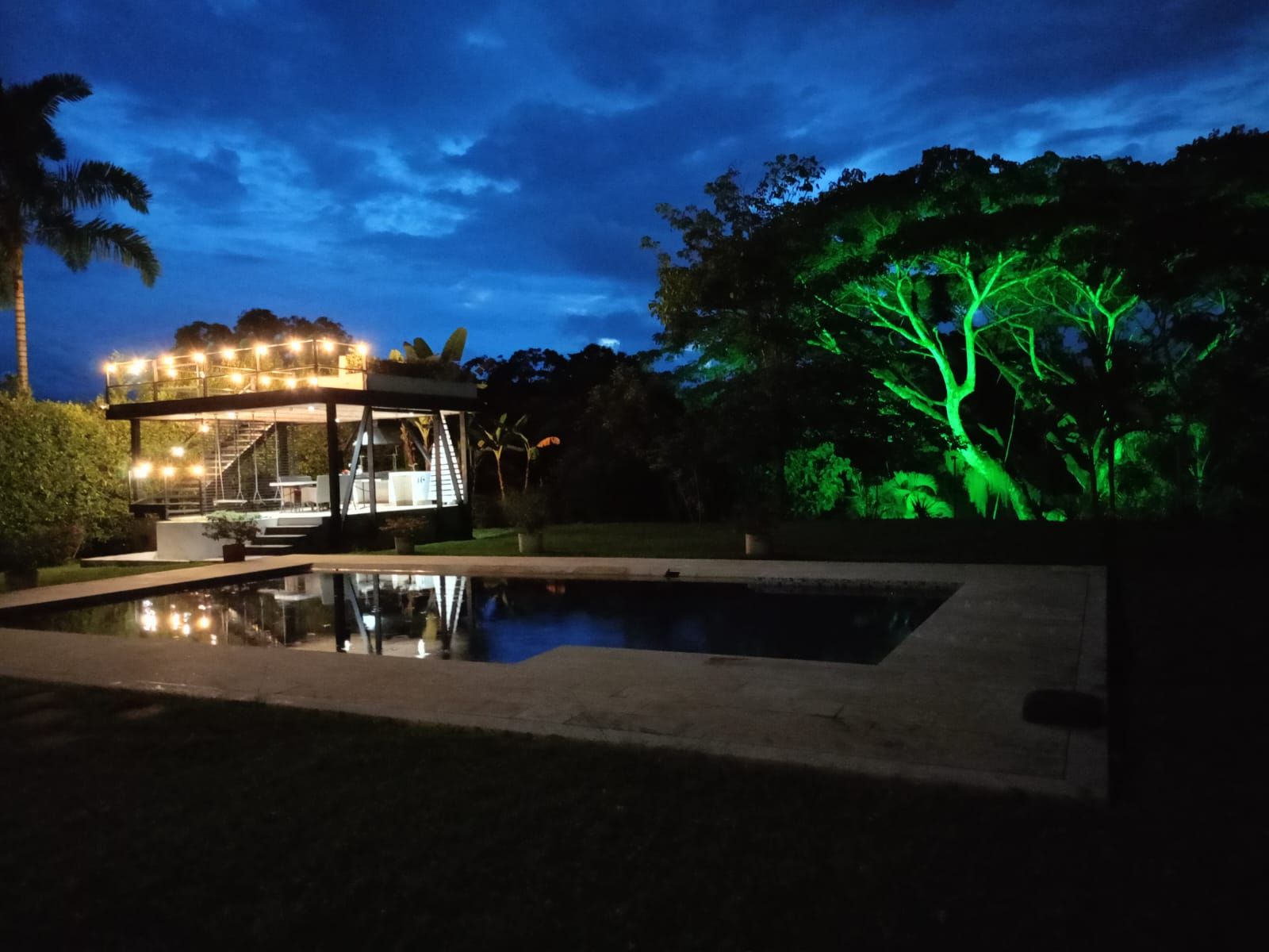 Casa Campestre en arriendo o venta Risaralda Pereira Br San Fernando 1000 m2 Habitaciones 5 Baños 5 Garajes 5 Precio venta $4000000000 Precio arriendo $15000000