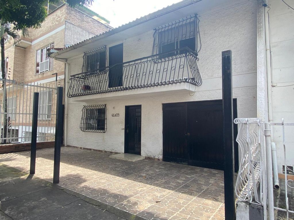 Casa en venta Valle Del Cauca Cali El Refugio 249 m2 Habitaciones 4 Baños 3 Garajes 1 Precio $550000000