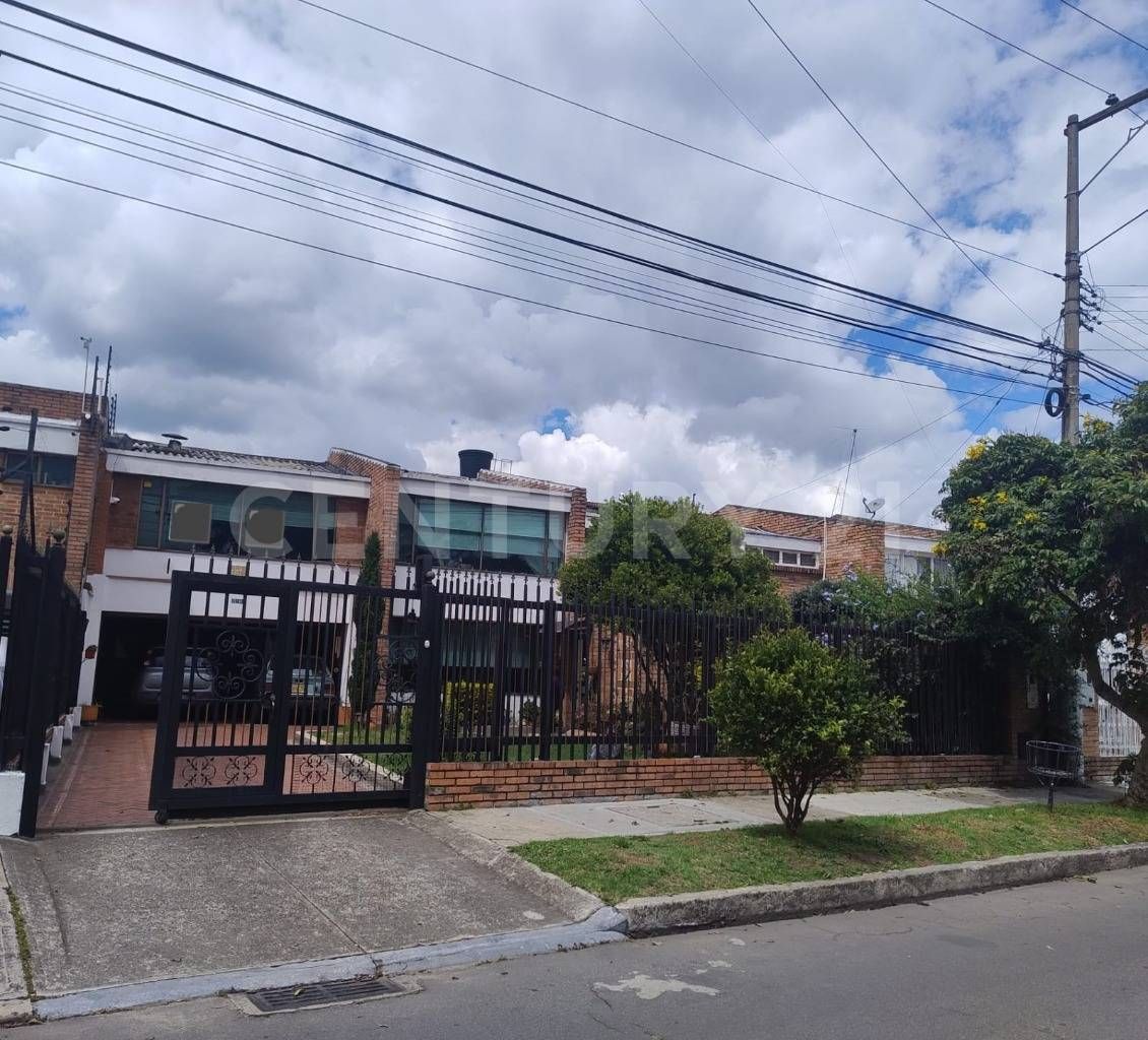 Casa en venta Cundinamarca Bogotá Niza 355 m2 Habitaciones 5 Baños 3 Garajes 5 Precio $1500000000