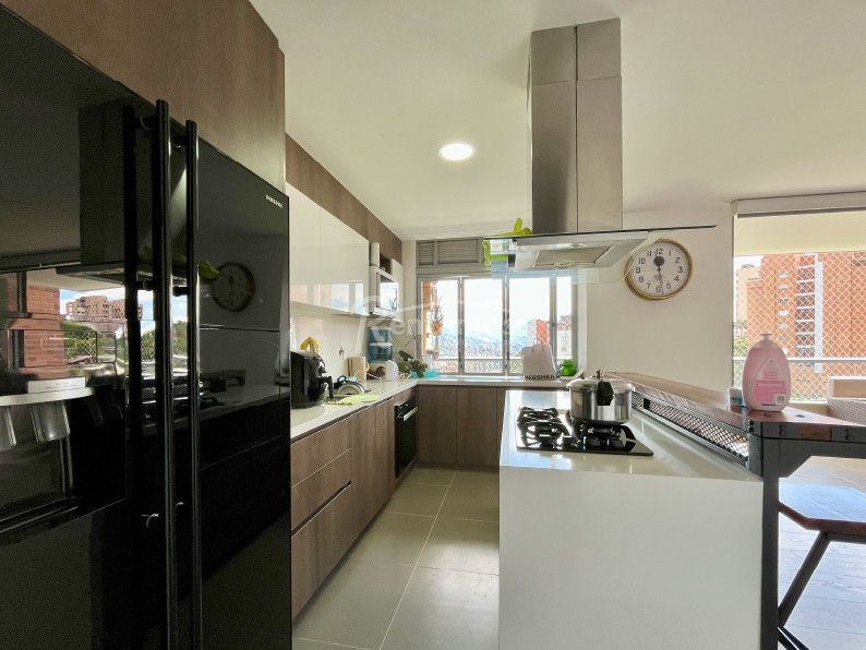 Apartamento en venta Antioquia Envigado El Esmeraldal 140 m2 Habitaciones 3 Baños 4 Garajes 2 Precio $1160000000