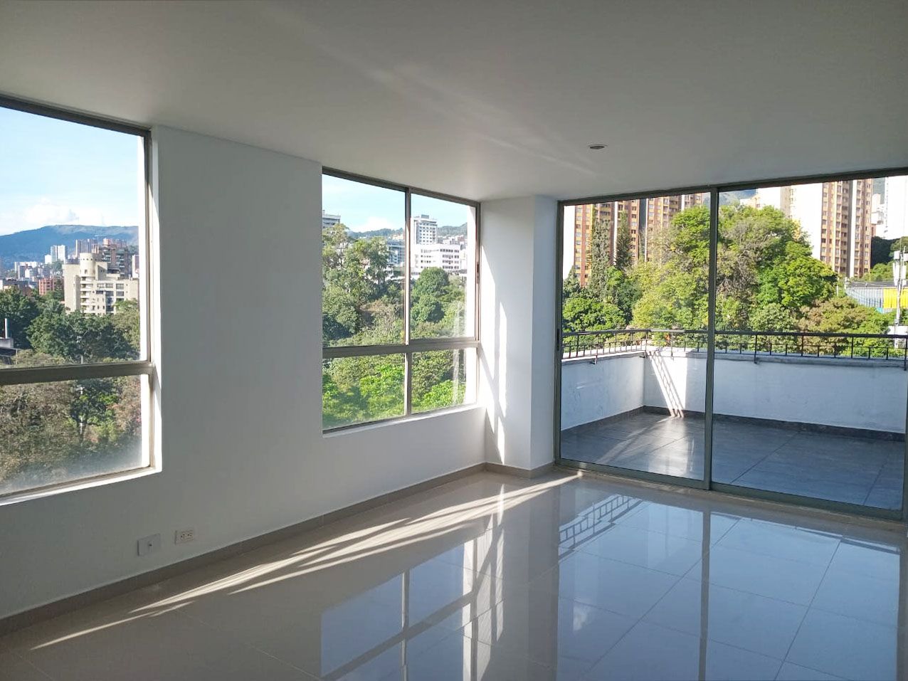 Apartamento en arriendo Antioquia Medellín La Aguacatala 68 m2 Habitaciones 2 Baños 2 Garajes 1 Precio $4000000