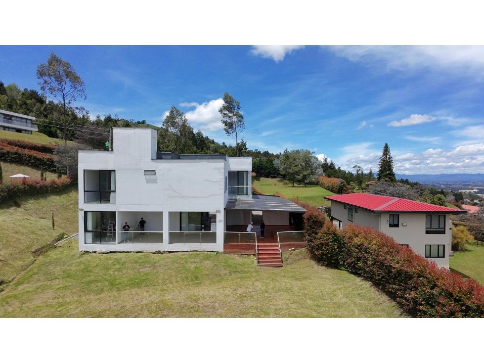 Casa Campestre en arriendo Antioquia Guarne Centro Plaza 2400 m2 Habitaciones 5 Baños 6 Garajes 6 Precio $20000000