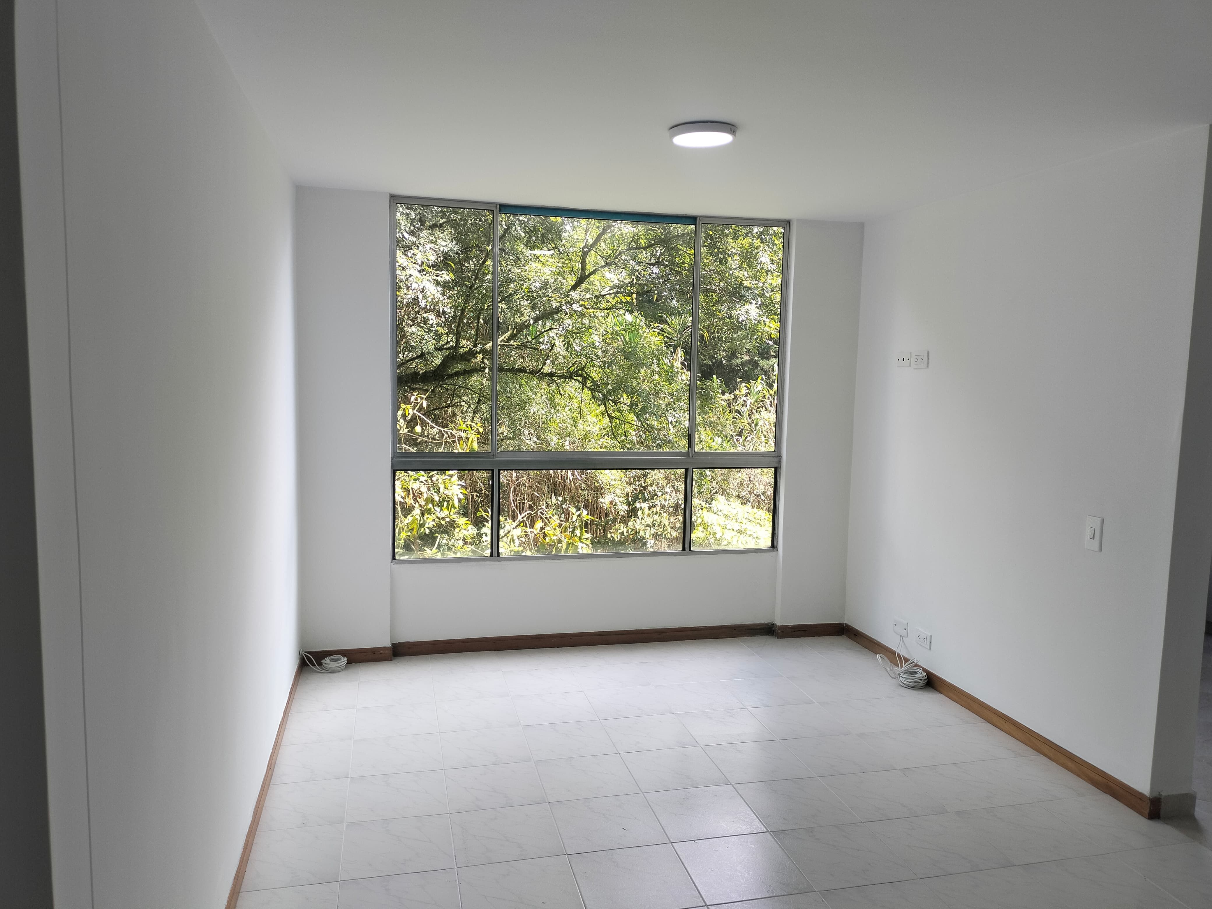 Apartamento en arriendo Antioquia Medellín Chile 70 m2 Habitaciones 3 Baños 2 Garajes 1 Precio $3000000