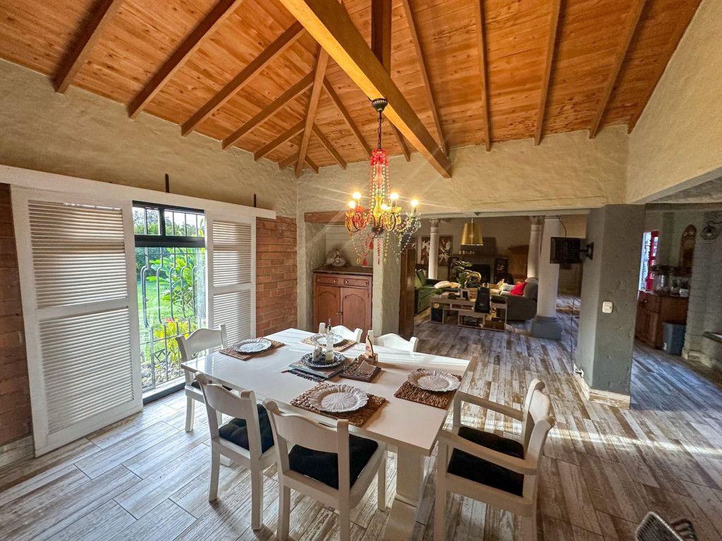 Casa en venta Antioquia Rionegro Rionegro 280 m2 Habitaciones 2 Baños 3 Garajes 5 Precio $3900000000
