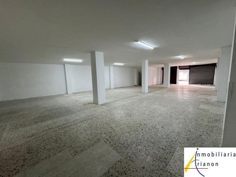 Oficina en arriendo Antioquia Medellín Villanueva 365 m2 Habitaciones 0 Baños 0 Garajes 0 Precio $10500000