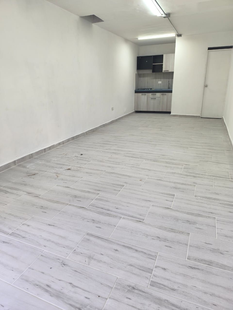 Local en arriendo Antioquia Medellín Rosales 40 m2 Habitaciones 0 Baños 1 Garajes 0 Precio $2000000