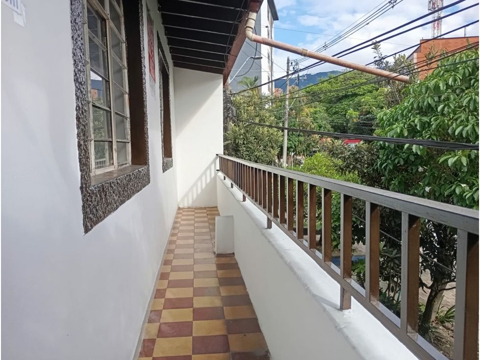 Apartaestudio en arriendo Antioquia Envigado Obrero 35 m2 Habitaciones 1 Baños 2 Garajes 0 Precio $1700000