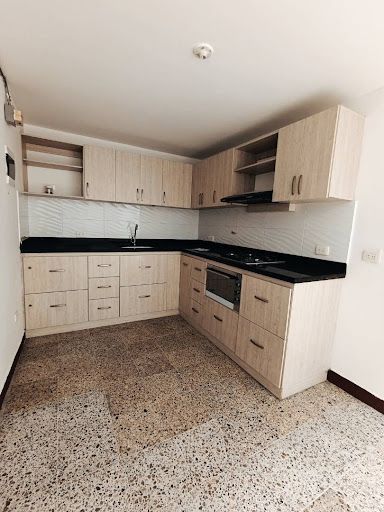 Casa en arriendo Antioquia Medellín Santa Teresita 220 m2 Habitaciones 5 Baños 2 Garajes 0 Precio $5500000
