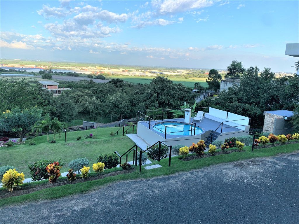 Casa en venta Valle Del Cauca Yumbo Zona Industrial 261 m2 Habitaciones 5 Baños 6 Garajes 15 Precio $2980000000