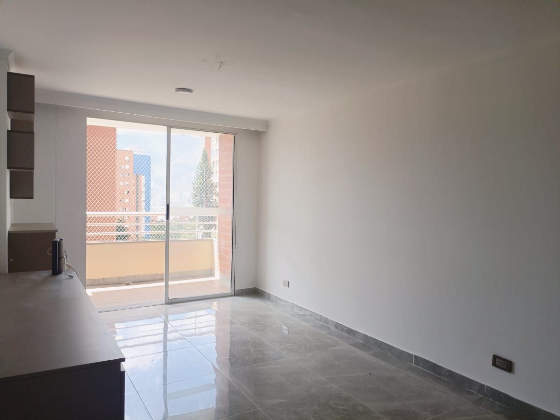 Apartamento en arriendo o venta Antioquia Medellín Loma De Los Bernal 93 m2 Habitaciones 3 Baños 2 Garajes 1 Precio venta $640000000 Precio arriendo $3750000