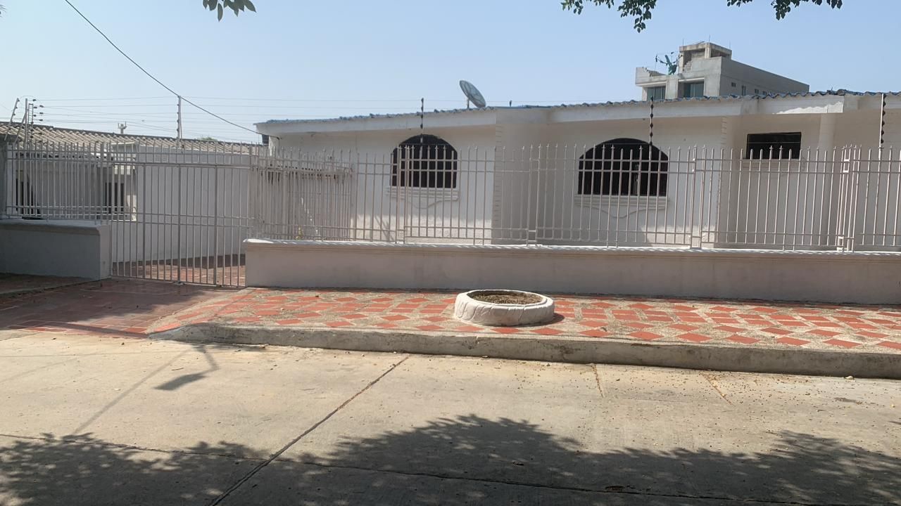 Casa en venta Atlántico Barranquilla Los Jobos 457 m2 Habitaciones 3 Baños 3 Garajes 3 Precio $650000000