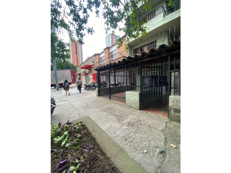 Local en arriendo Antioquia Medellín Cuarta Brigada 141 m2 Habitaciones 0 Baños 2 Garajes 0 Precio $3500000