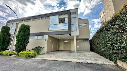Casa en arriendo Antioquia Rionegro Gualanday 176 m2 Habitaciones 3 Baños 4 Garajes 2 Precio $6000000