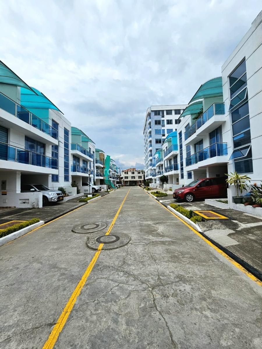 Casa en arriendo o venta Cundinamarca Fusagasugá Sector La Pampa 201 m2 Habitaciones 4 Baños 4 Garajes 1 Precio venta $495000000 Precio arriendo $2200000
