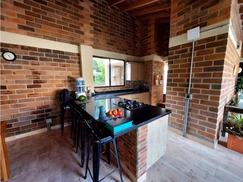 Casa en venta Antioquia Barbosa Centro 15578 m2 Habitaciones 3 Baños 3 Garajes 2 Precio $2000000000