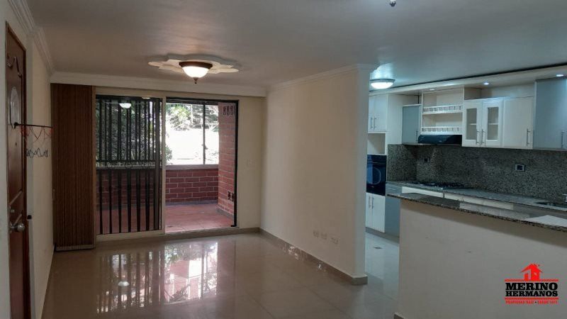 Casa en arriendo Antioquia Medellín Loma De Los Bernal 110 m2 Habitaciones 3 Baños 3 Garajes 2 Precio $4100000