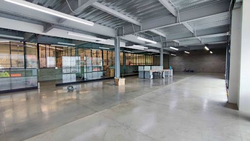 Oficina en arriendo Antioquia Bello Asd 700 m2 Habitaciones 0 Baños 2 Garajes 2 Precio $21000000