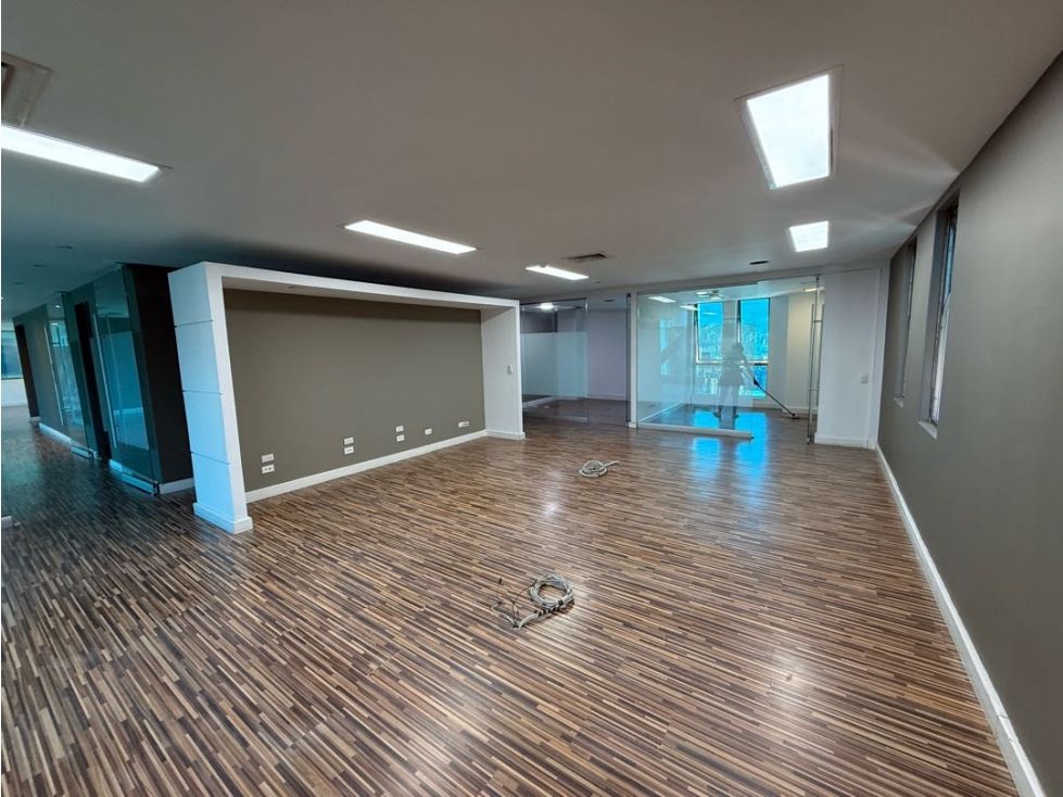 Oficina en arriendo Antioquia Marinilla Marinilla 240 m2 Habitaciones 0 Baños 4 Garajes 5 Precio $25000000
