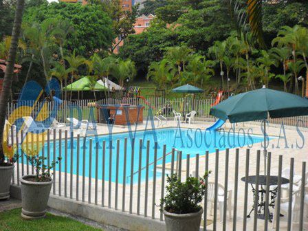 Apartamento en arriendo Antioquia Medellín La Gloria 90 m2 Habitaciones 3 Baños 2 Garajes 1 Precio $3600000