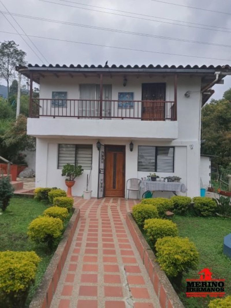 Finca en venta Antioquia Medellín Medellín 90 m2 Habitaciones 2 Baños 2 Garajes 2 Precio $540000000