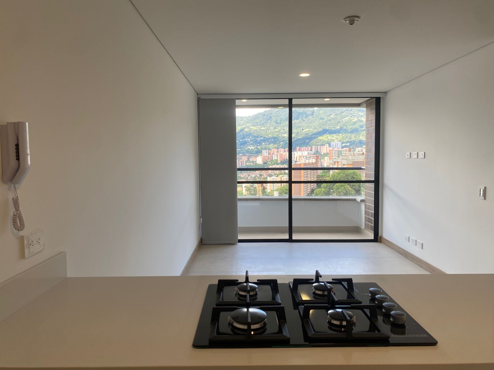 Apartamento en arriendo Antioquia Envigado Uribe Ángel 68 m2 Habitaciones 2 Baños 2 Garajes 0 Precio $3000000