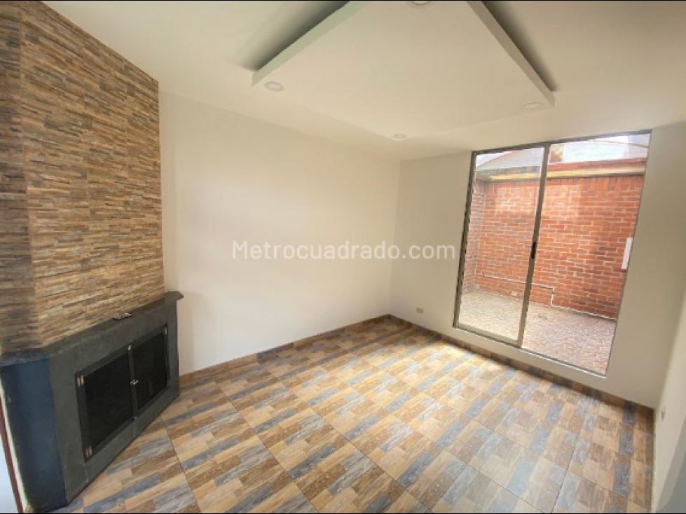 Casa en venta Cundinamarca Bogotá Cantalejo 135 m2 Habitaciones 3 Baños 3 Garajes 2 Precio $670000000