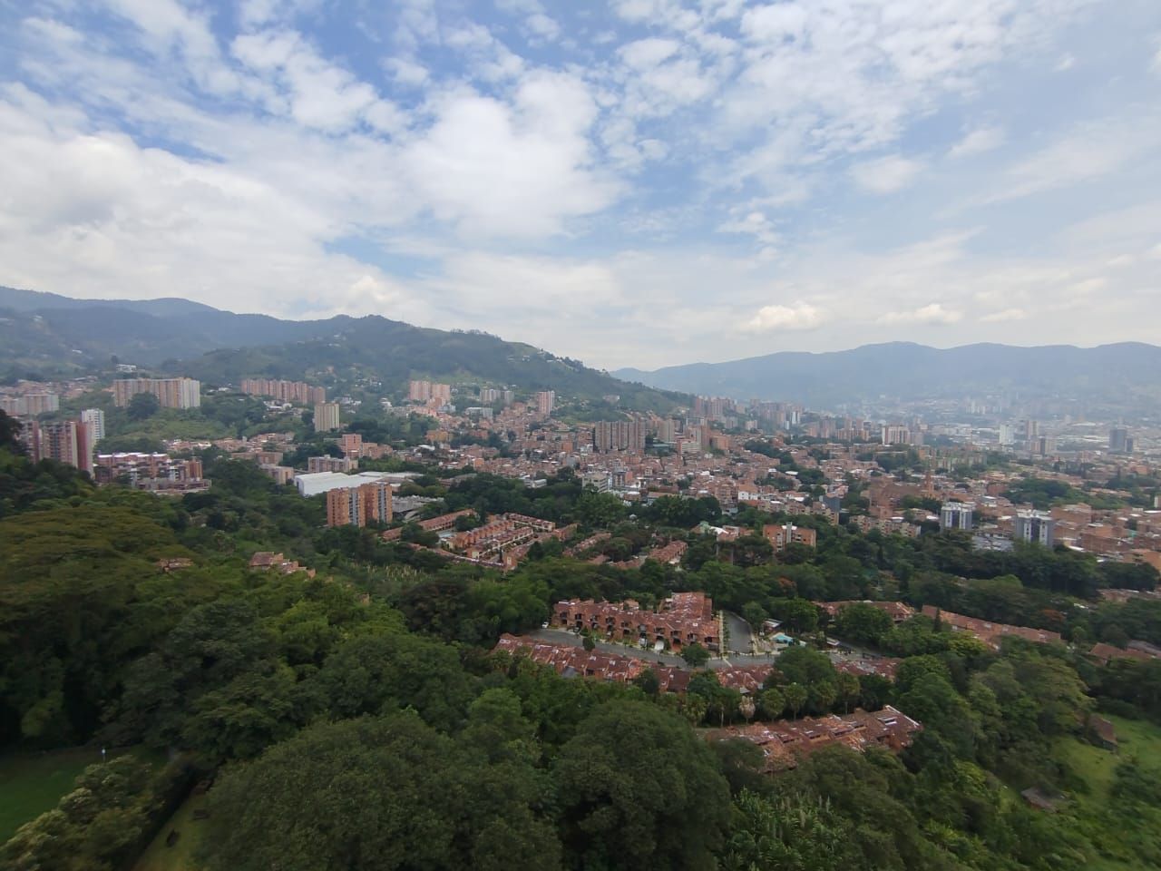 Apartamento en arriendo Antioquia Envigado Cascuña 100 m2 Habitaciones 3 Baños 2 Garajes 0 Precio $4950000