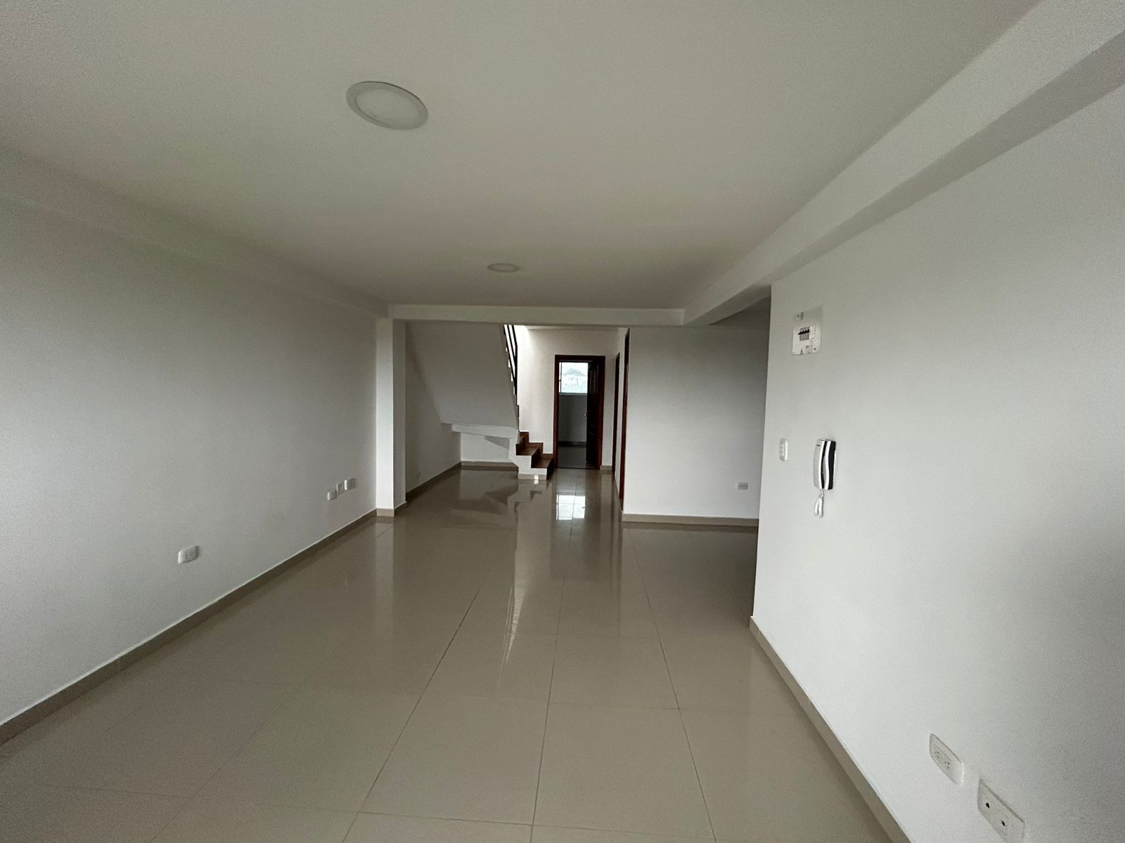 Apartamento en arriendo Risaralda Pereira Altavista 156 m2 Habitaciones 4 Baños 3 Garajes 0 Precio $1700000