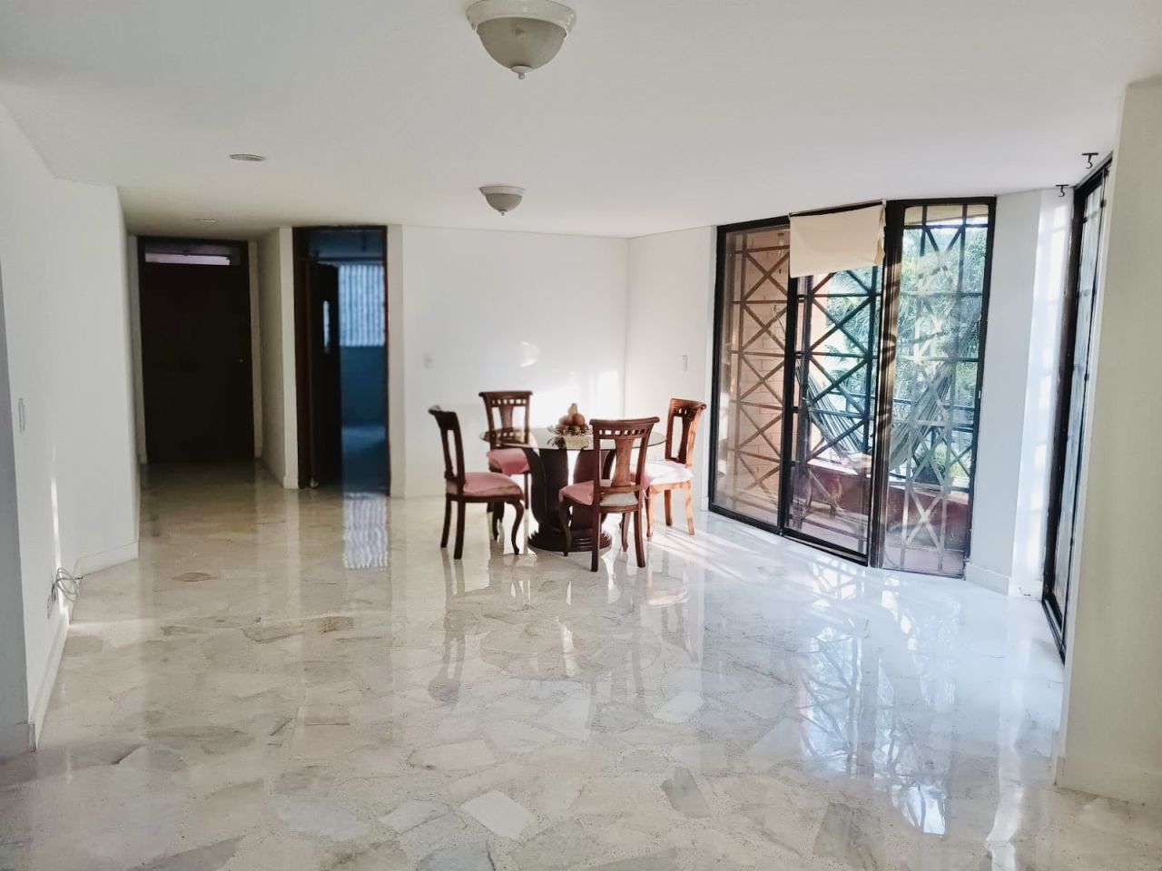 Apartamento en venta Valle Del Cauca Cali Unidad Residencial Santiago De Cali 112 m2 Habitaciones 3 Baños 3 Garajes 1 Precio $480000000