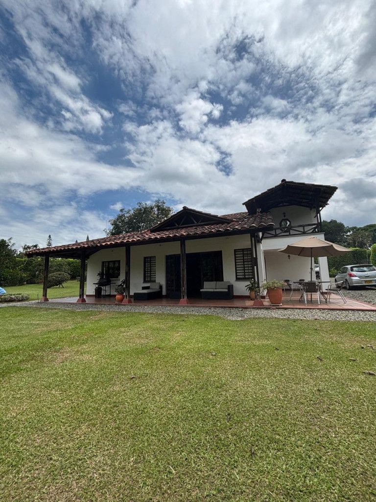 Casa Campestre en venta Quindío Armenia Armenia 282 m2 Habitaciones 4 Baños 4 Garajes 5 Precio $1800000000