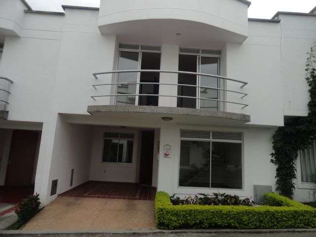 Casa en arriendo Quindío Armenia Cr San Felipe 148 m2 Habitaciones 3 Baños 3 Garajes 1 Precio $3500000