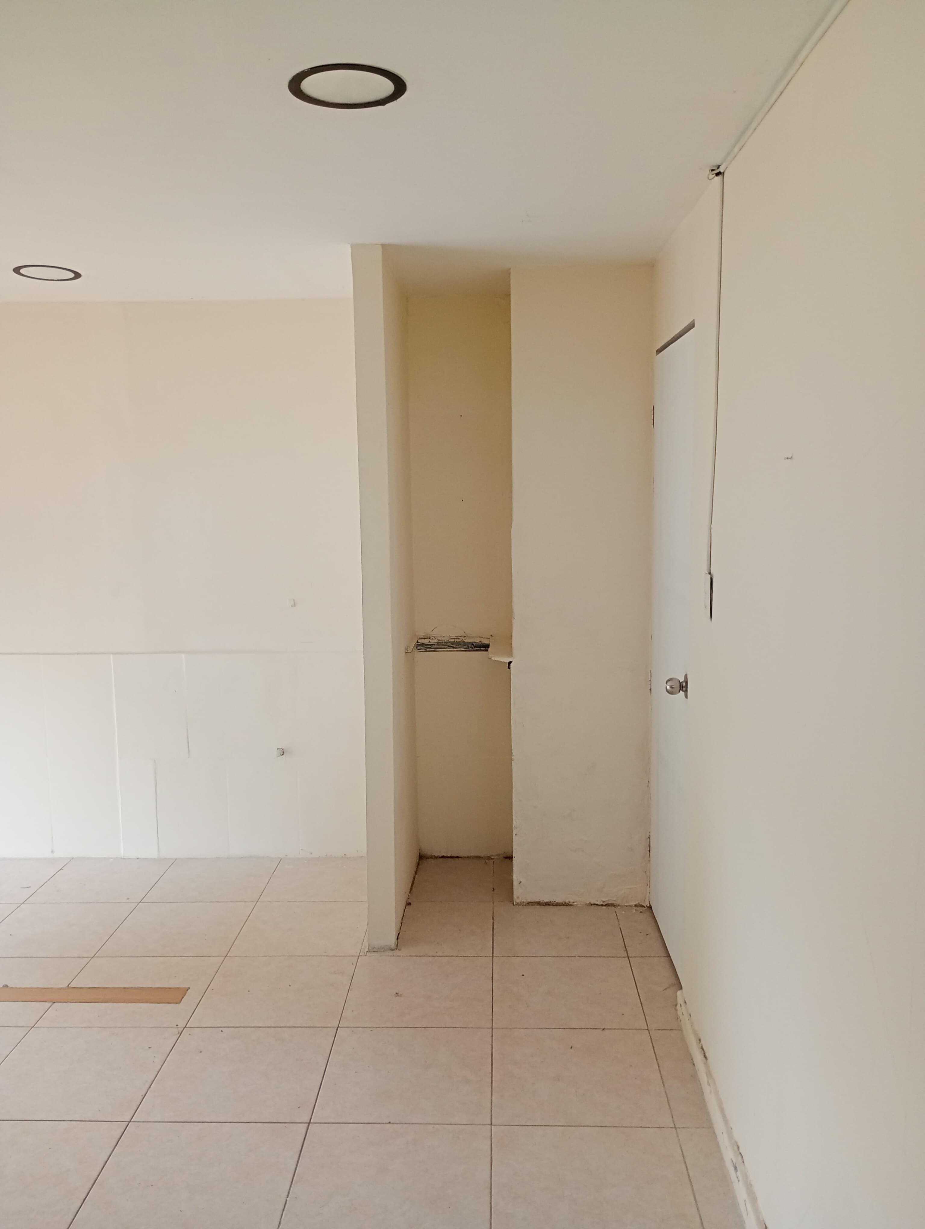 Local en arriendo Antioquia Medellín Rosales 40 m2 Habitaciones 0 Baños 1 Garajes 0 Precio $2800000