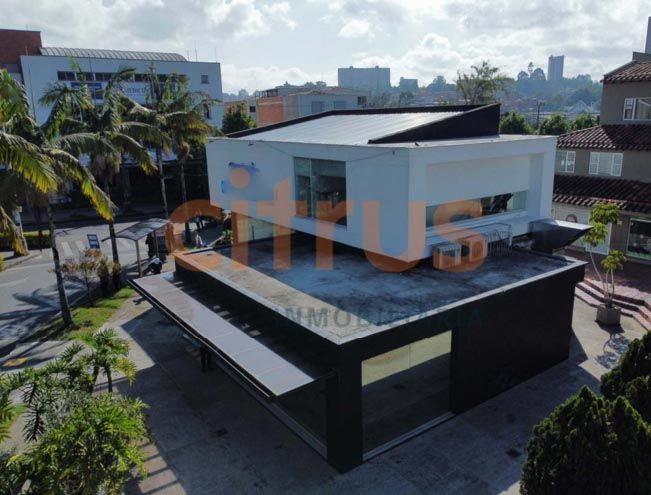 Local en arriendo Antioquia Rionegro El Porvenir 285 m2 Habitaciones 0 Baños 6 Garajes 4 Precio $32000000