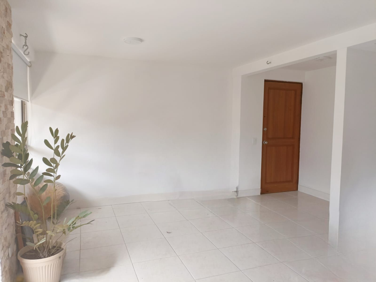 Apartamento en arriendo Antioquia Medellín Loma De Los Bernal 100 m2 Habitaciones 3 Baños 2 Garajes 1 Precio $3450000
