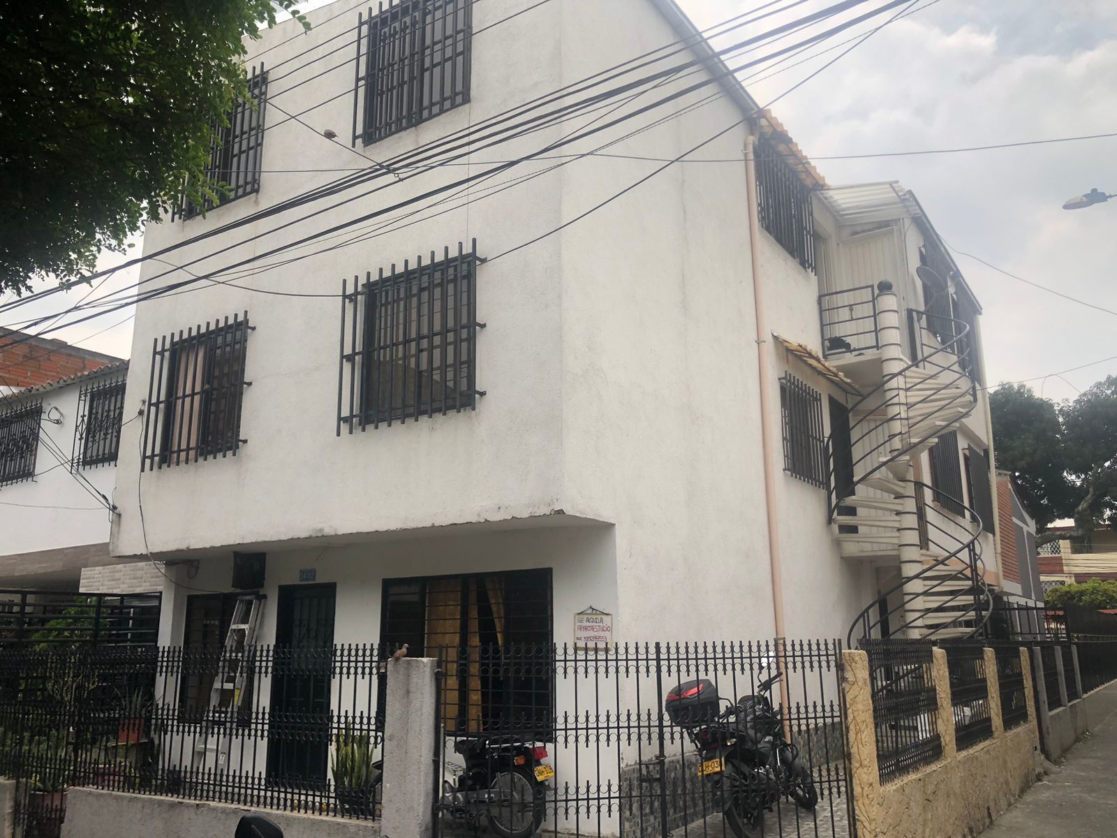 Edificio en venta Valle Del Cauca Cali La Selva 228 m2 Habitaciones 7 Baños 4 Garajes 1 Precio $750000000