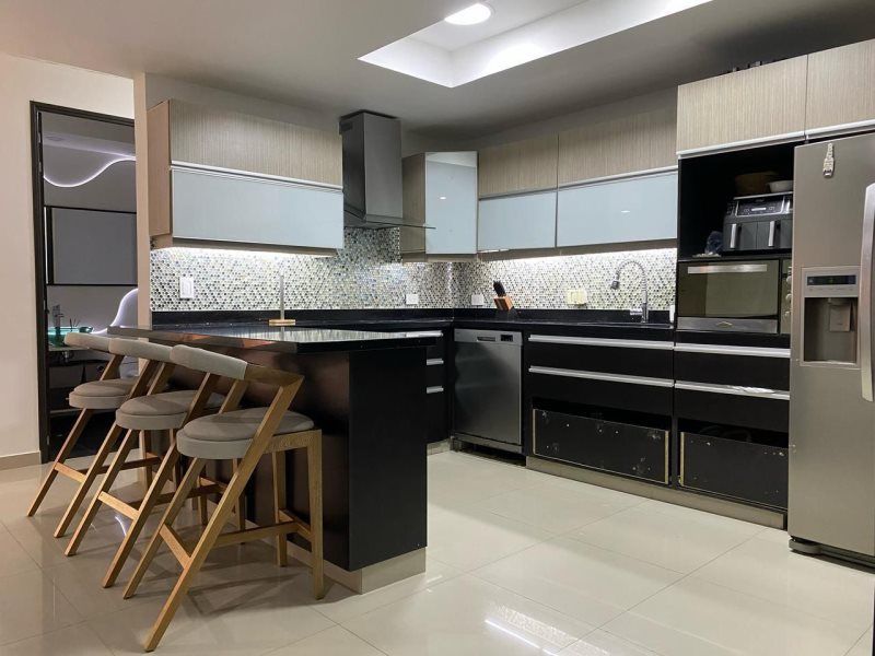 Apartamento en venta Antioquia Envigado Zúñiga 221 m2 Habitaciones 4 Baños 5 Garajes 2 Precio $1500000000