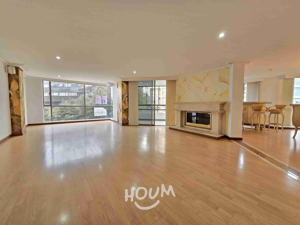 Apartamento en venta Cundinamarca Bogotá La Carolina 270 m2 Habitaciones 3 Baños 5 Garajes 2 Precio $1800000000