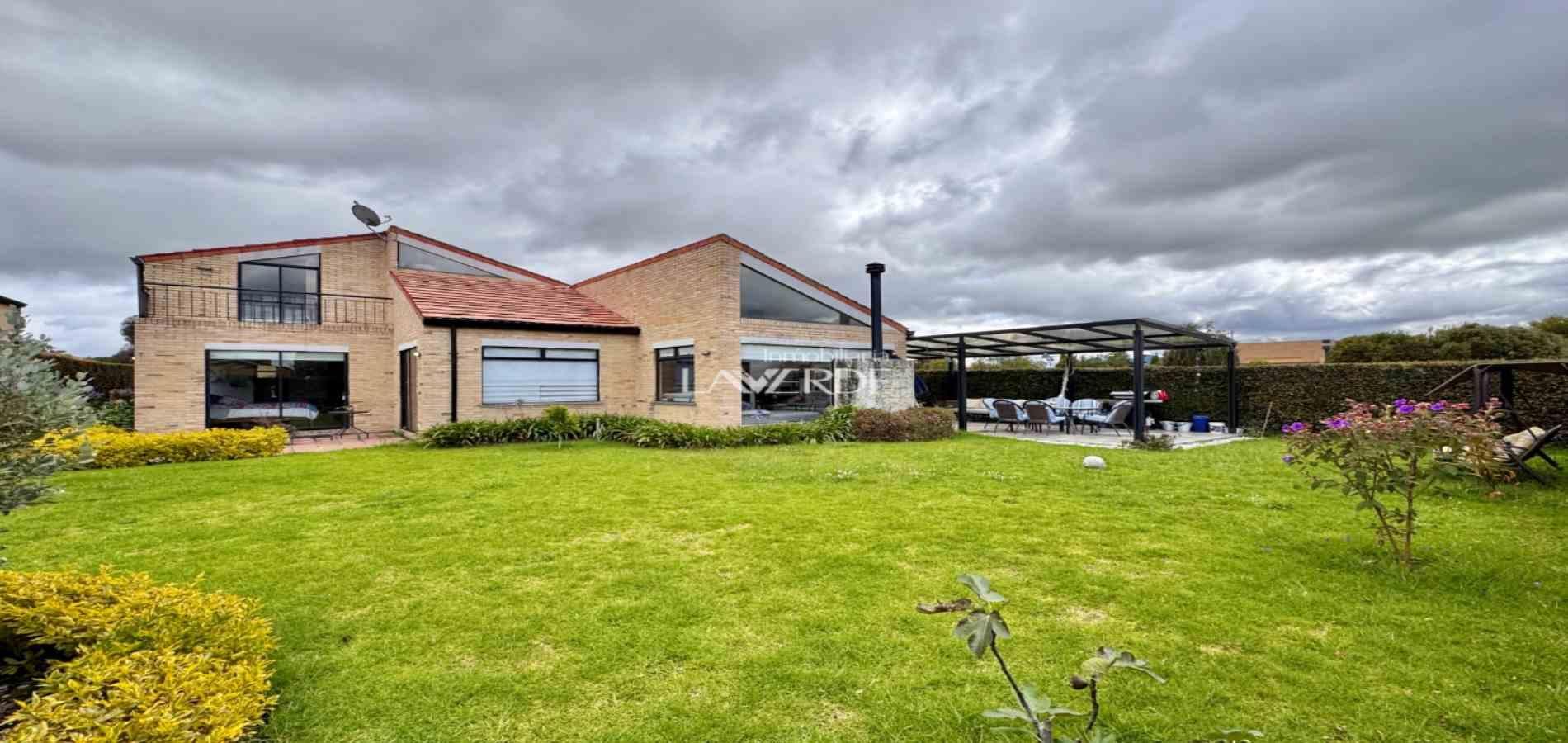 Casa en venta Cundinamarca Cajicá La Estación 272 m2 Habitaciones 4 Baños 4 Garajes 10 Precio $2200000000