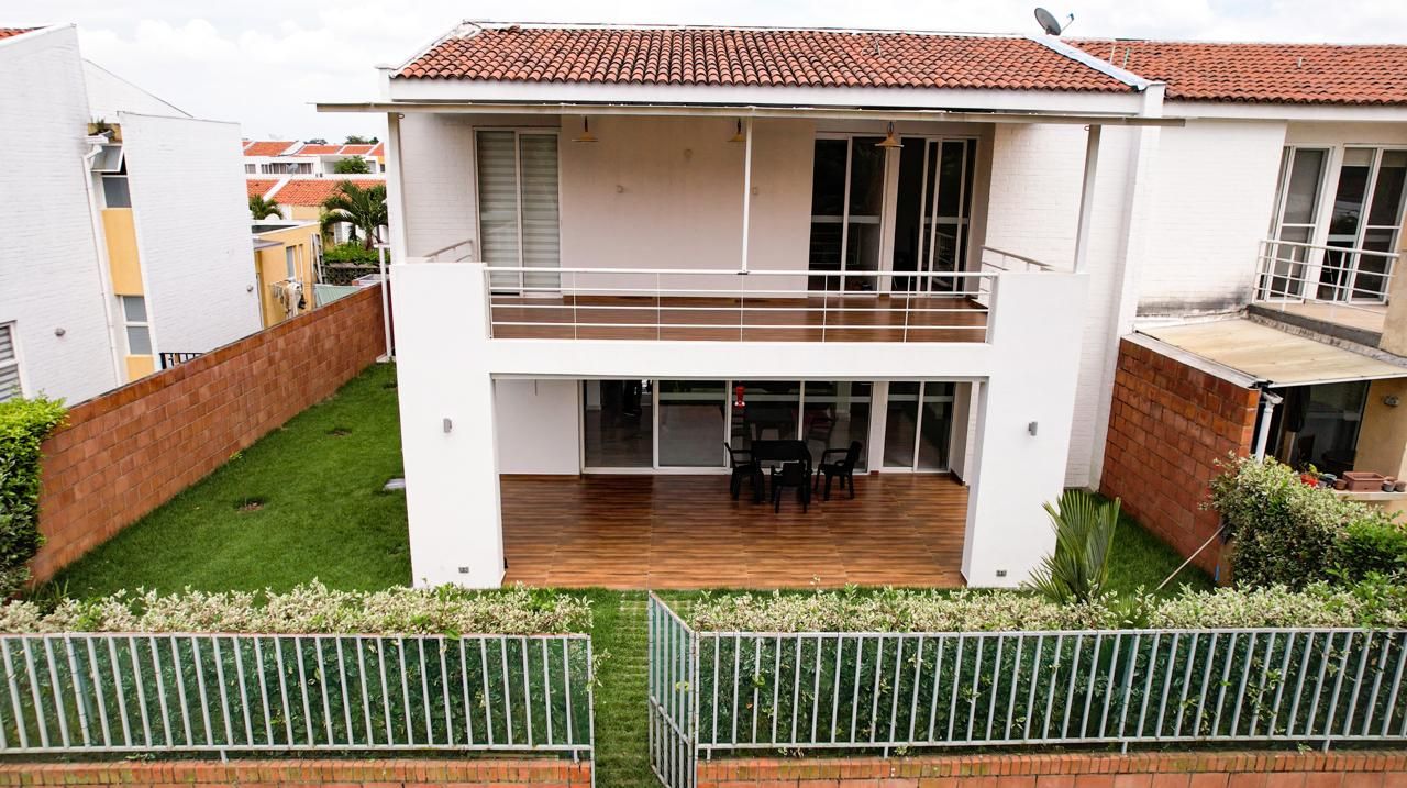 Casa en venta Valle Del Cauca Jamundí Cr La Pradera I 262 m2 Habitaciones 5 Baños 5 Garajes 4 Precio $950000000