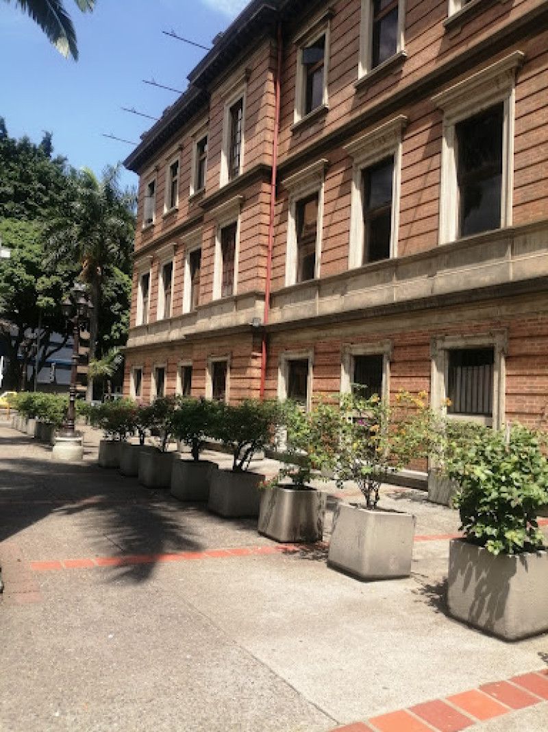 Local en arriendo Antioquia Medellín Villanueva 8 m2 Habitaciones 0 Baños 0 Garajes 0 Precio $915000