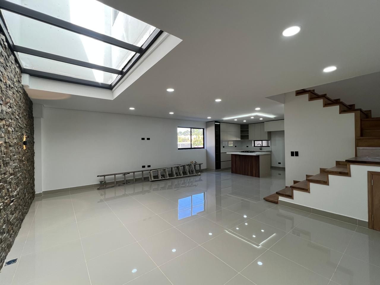 Casa en venta Antioquia Rionegro Lotus 260 m2 Habitaciones 4 Baños 5 Garajes 2 Precio $1200000000