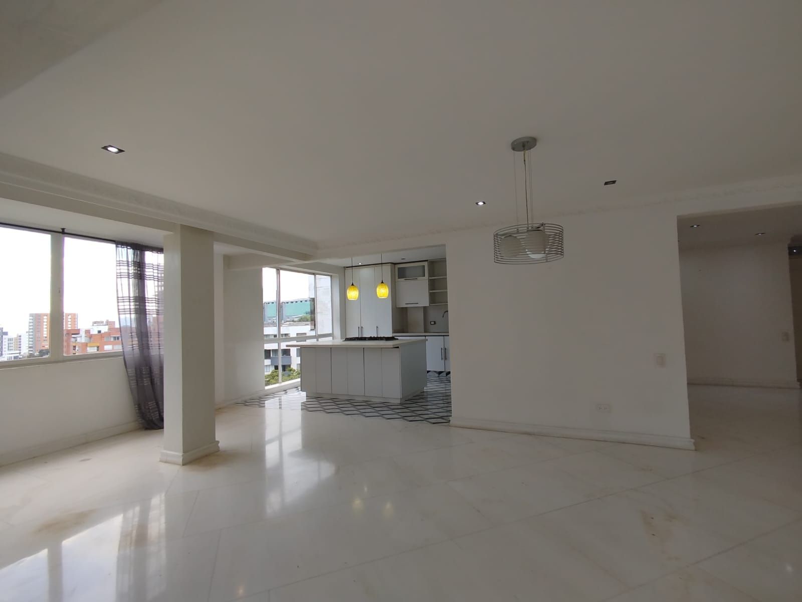 Apartamento en arriendo o venta Risaralda Pereira Pinares Alto 270 m2 Habitaciones 4 Baños 5 Garajes 2 Precio venta $1500000000 Precio arriendo $7200000
