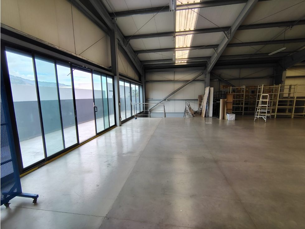 Bodega en arriendo Antioquia Bello Andalucía 350 m2 Habitaciones 0 Baños 2 Garajes 2 Precio $10500000